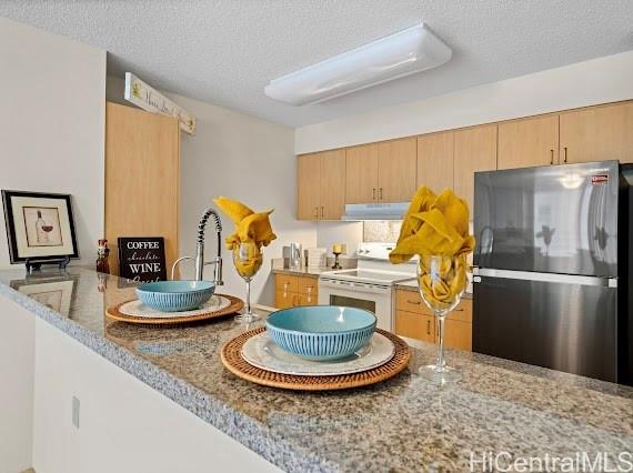 Holomua condo # 1407, Honolulu, Hawaii - photo 4 of 25