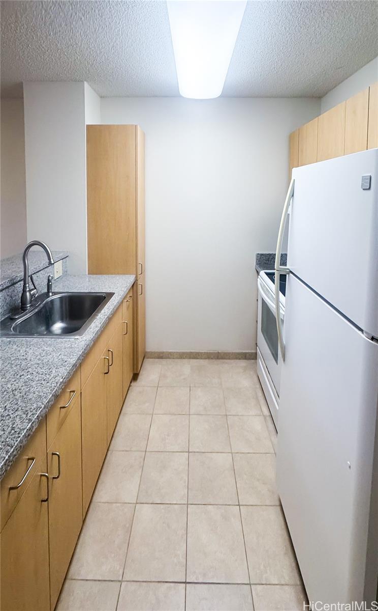 Holomua condo # 2009, Honolulu, Hawaii - photo 2 of 12