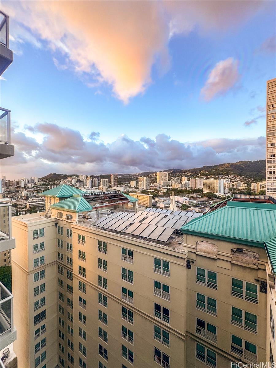 Holomua condo # 2009, Honolulu, Hawaii - photo 8 of 12