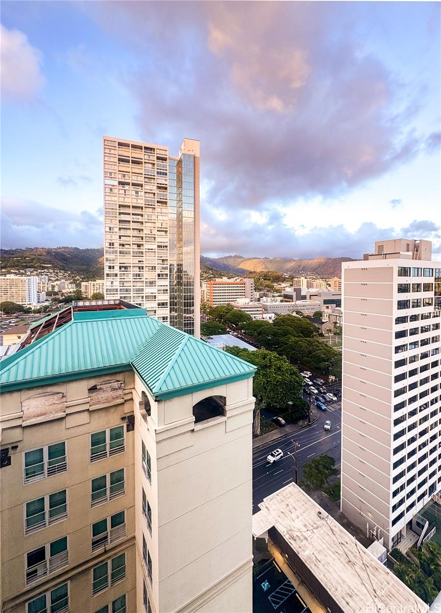 Holomua condo # 2009, Honolulu, Hawaii - photo 9 of 12