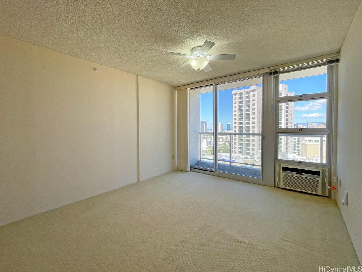 1315 Kalakaua Ave Honolulu - Rental - photo 2 of 14