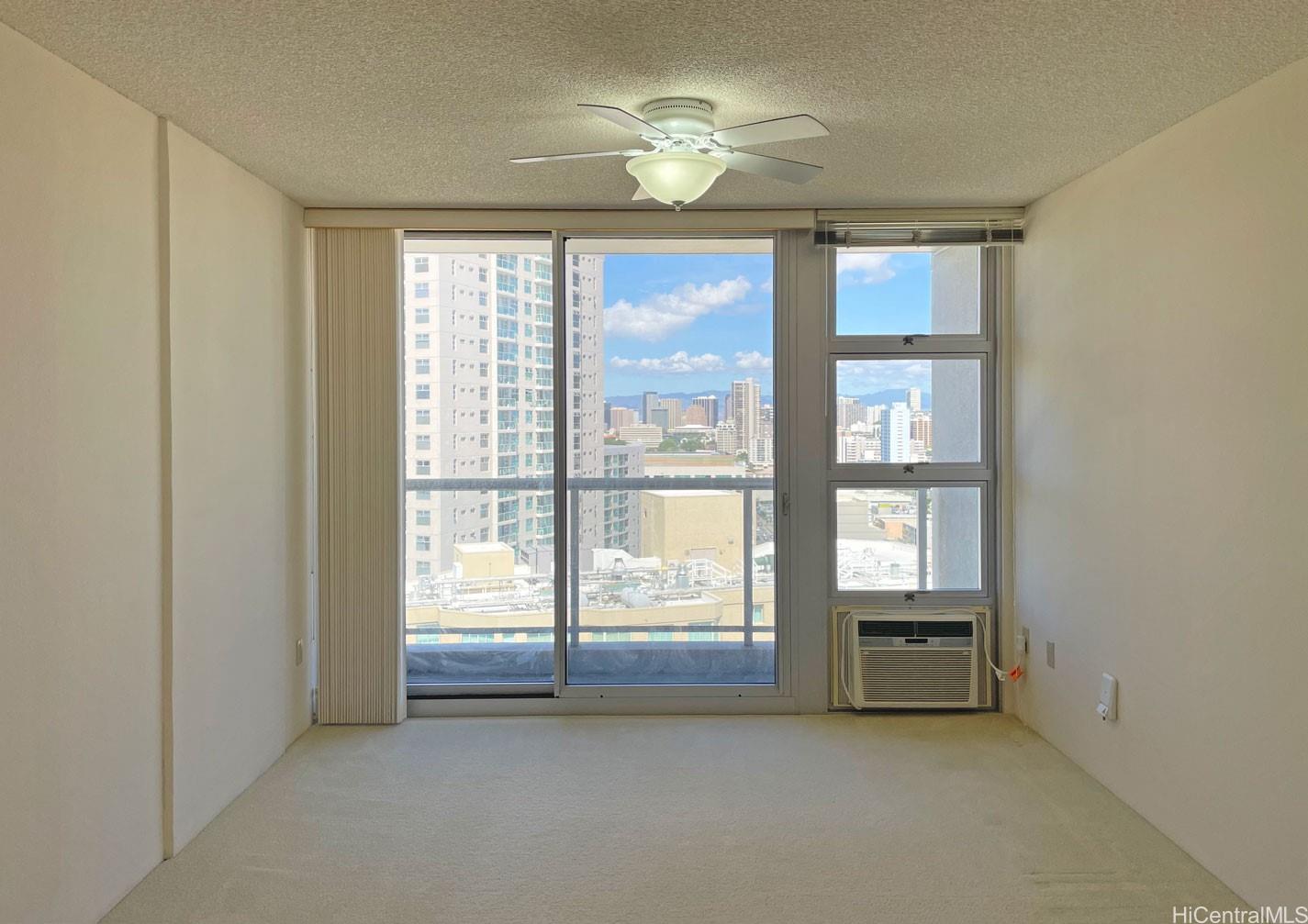 1315 Kalakaua Ave Honolulu - Rental - photo 3 of 14