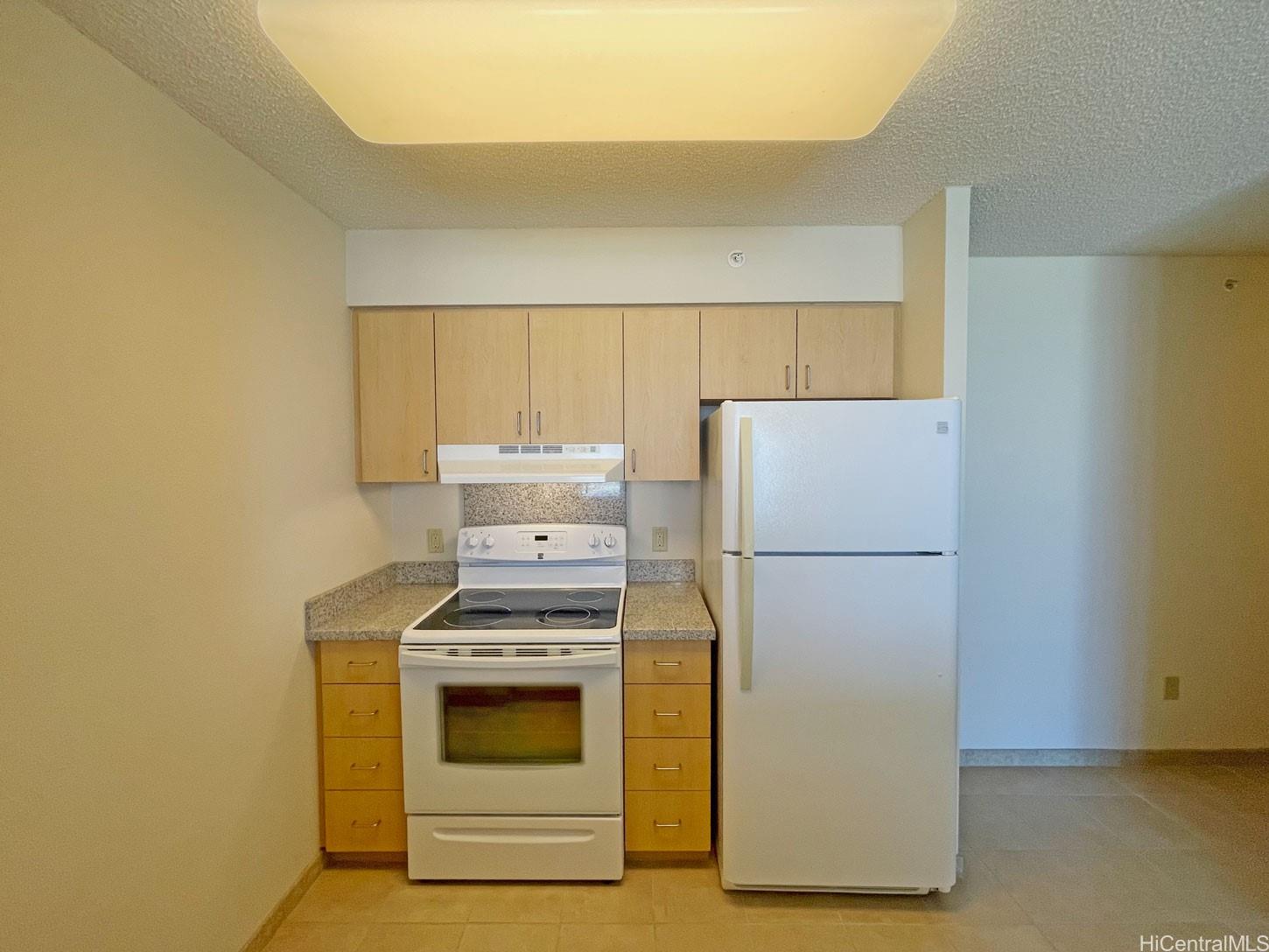1315 Kalakaua Ave Honolulu - Rental - photo 7 of 14