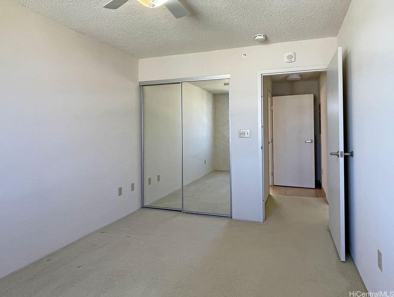 1315 Kalakaua Ave Honolulu - Rental - photo 8 of 14