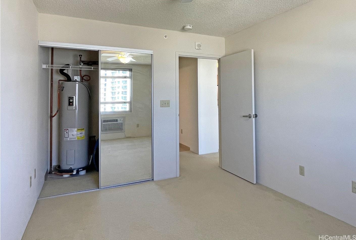 1315 Kalakaua Ave Honolulu - Rental - photo 9 of 14