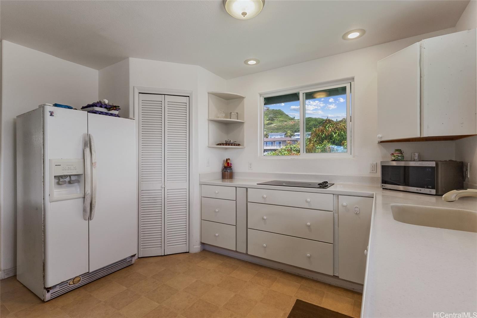 1315  Onioni Street Keolu Hills, Kailua home - photo 16 of 25