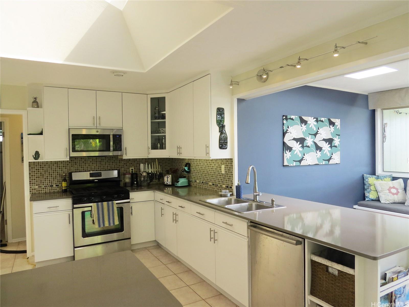 1318  Akele Street Kaopa, Kailua home - photo 2 of 19