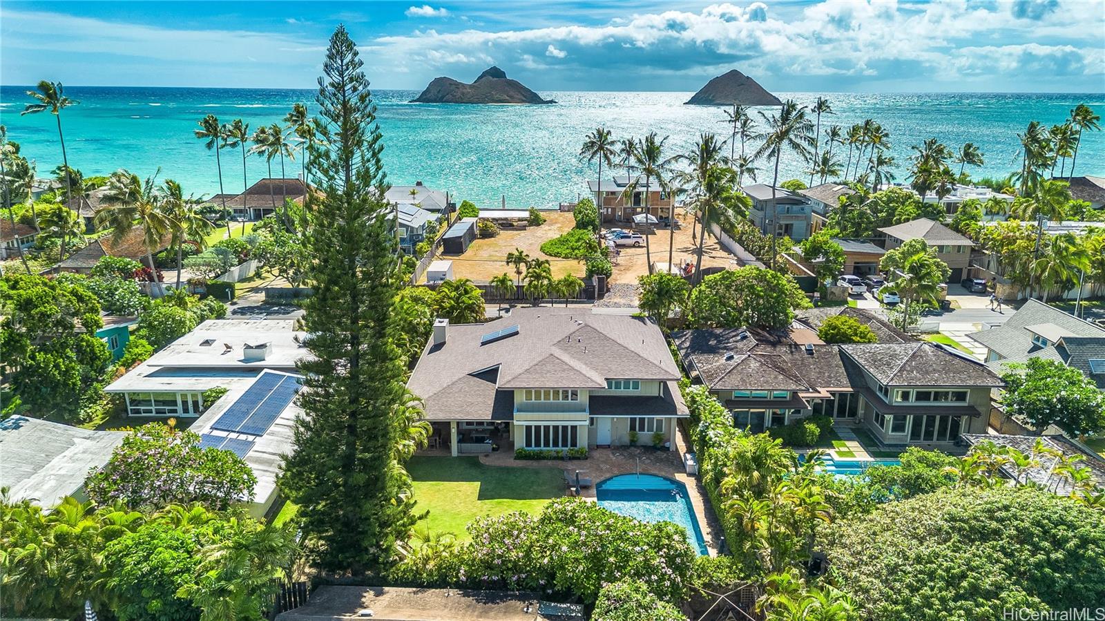 1319  Mokulua Drive Lanikai, Kailua home - photo 2 of 25