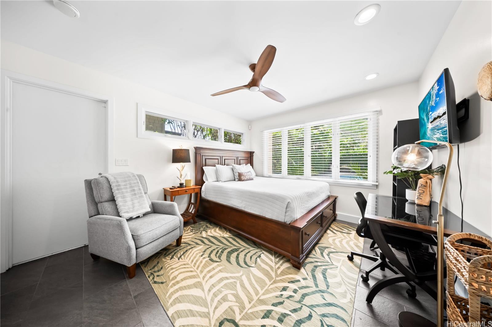 1319  Mokulua Drive Lanikai, Kailua home - photo 14 of 25