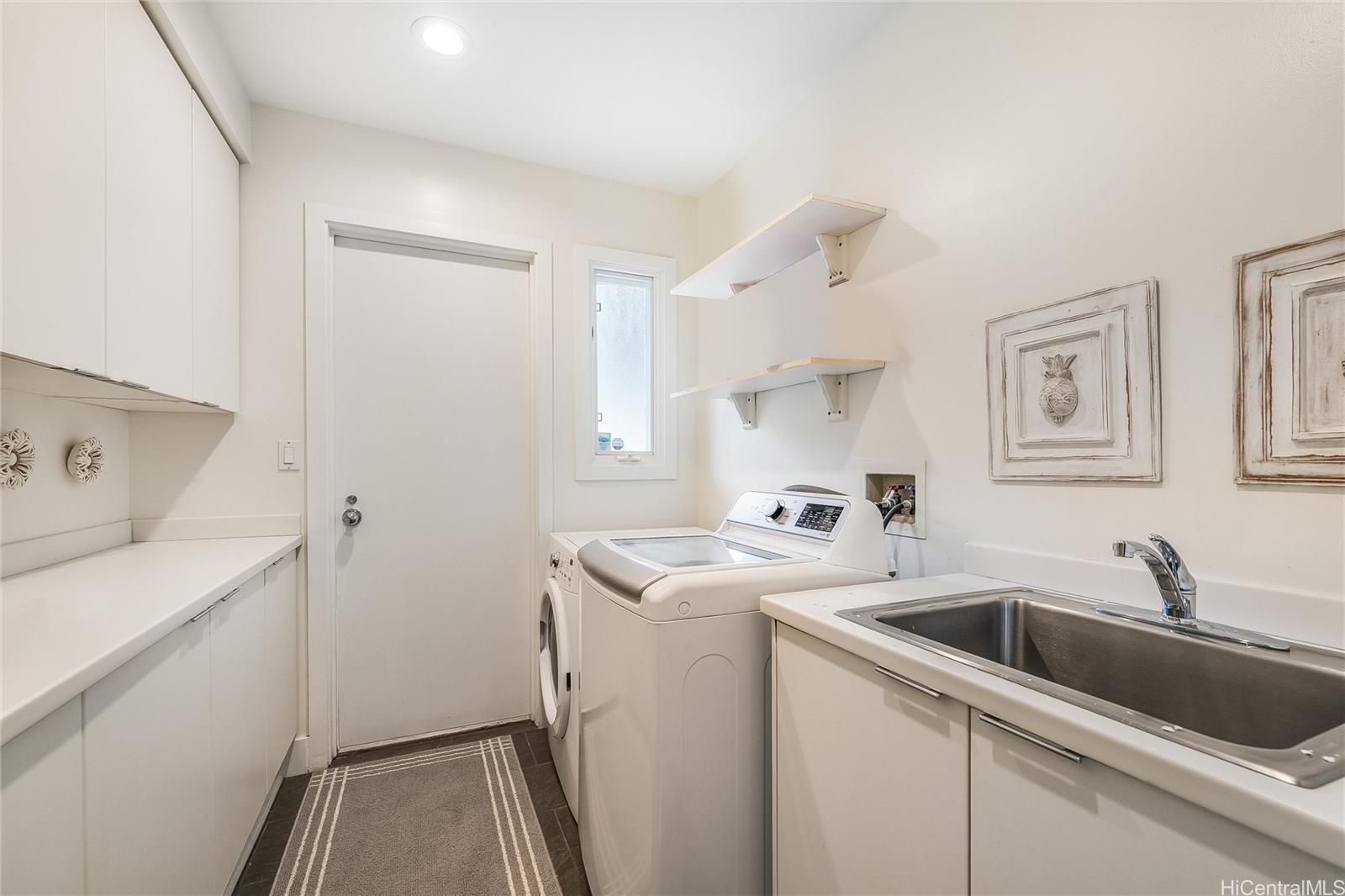 1319  Mokulua Drive Lanikai, Kailua home - photo 16 of 25