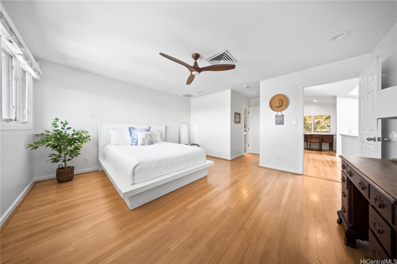 1319  Mokulua Drive Lanikai, Kailua home - photo 20 of 25