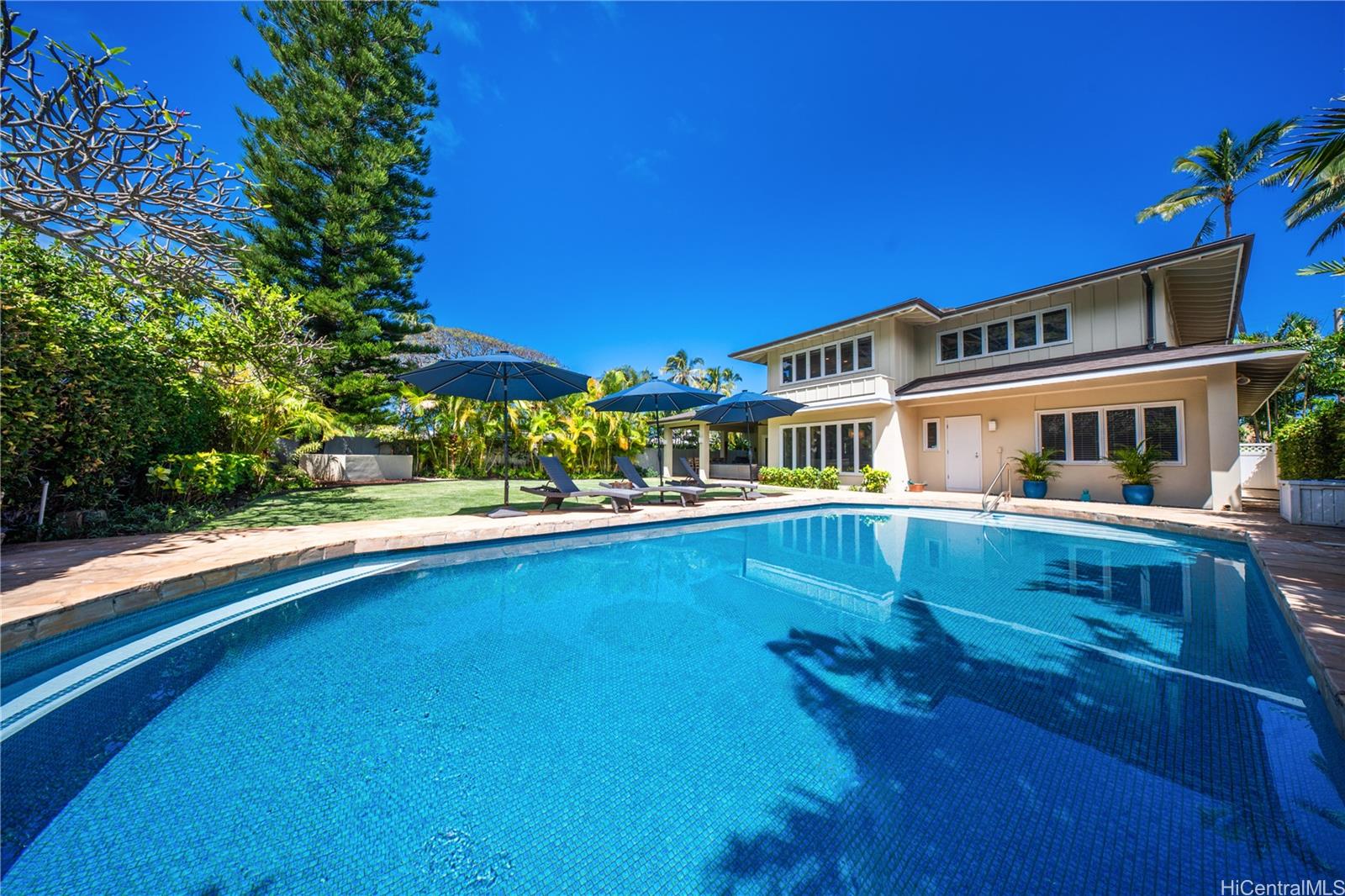 1319  Mokulua Drive Lanikai, Kailua home - photo 3 of 25