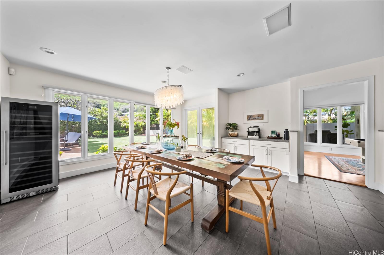 1319  Mokulua Drive Lanikai, Kailua home - photo 9 of 25