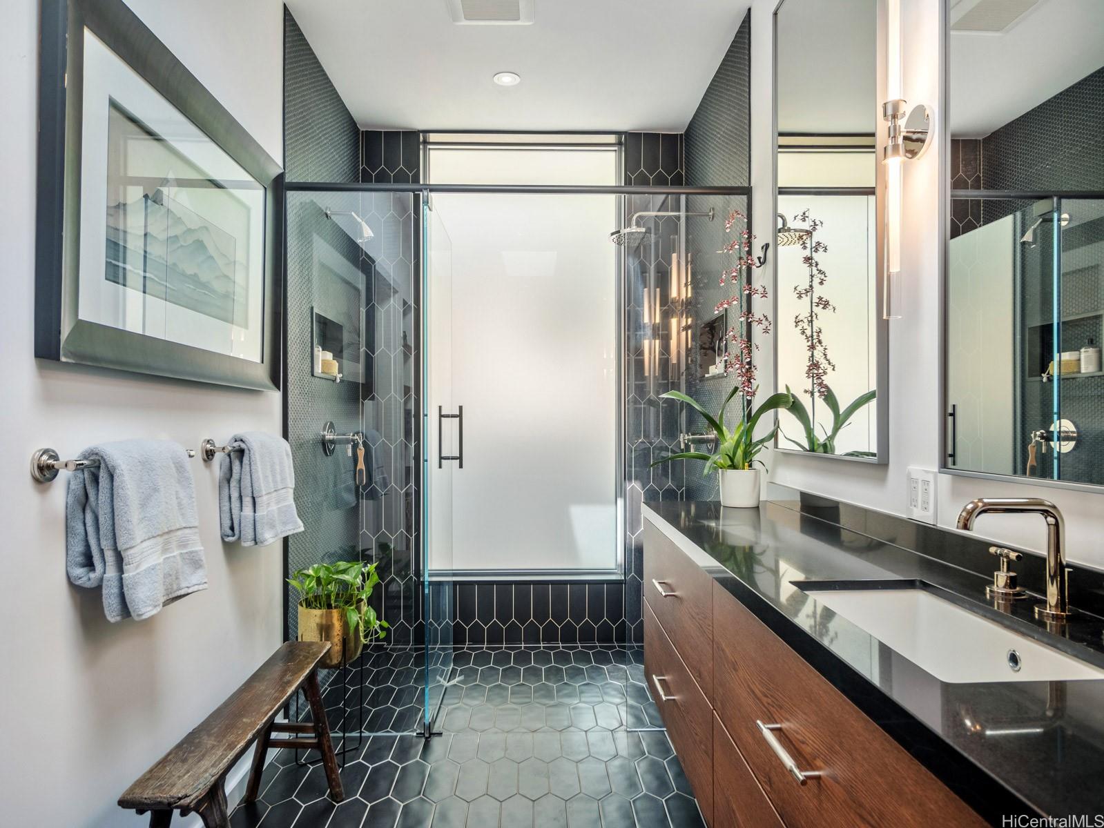 132  Poipu Drive Koko Kai, Hawaii Kai home - photo 14 of 25