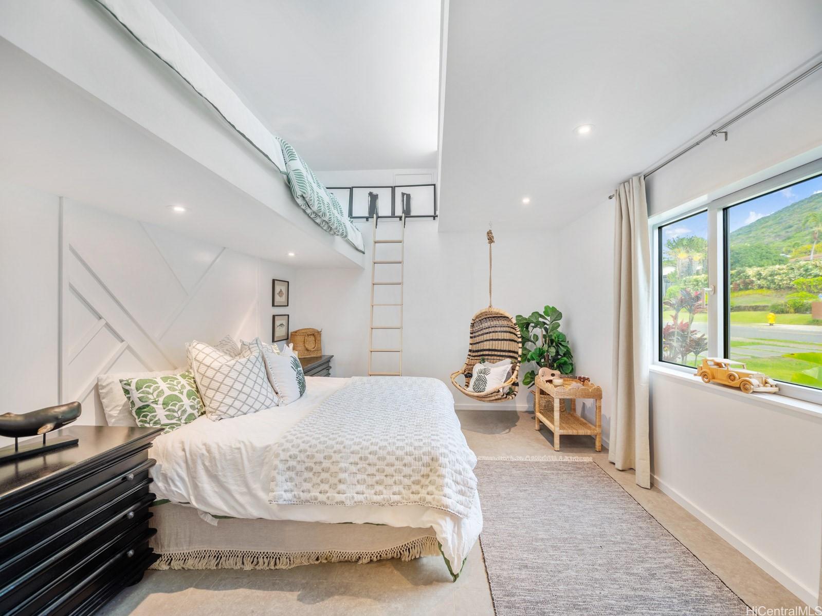 132  Poipu Drive Koko Kai, Hawaii Kai home - photo 18 of 25