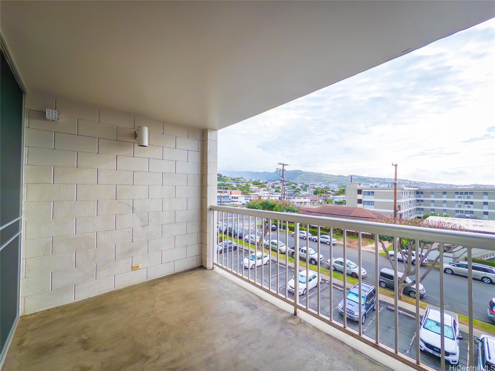 Alexander Arms condo # 306, Honolulu, Hawaii - photo 4 of 20