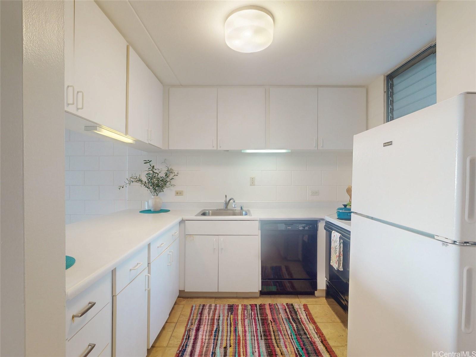 Alexander Arms condo # 306, Honolulu, Hawaii - photo 8 of 20