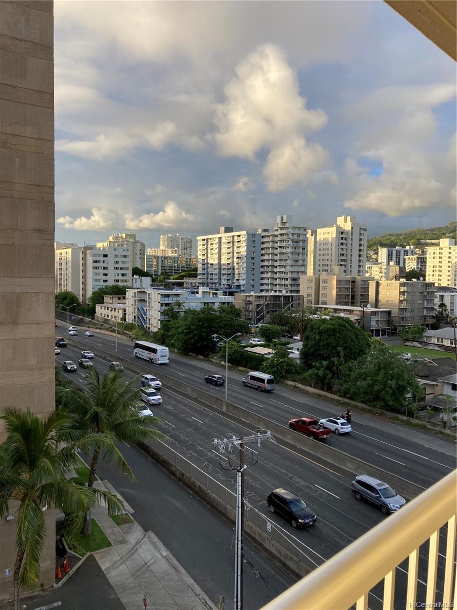 Alexander Arms condo # 701, Honolulu, Hawaii - photo 6 of 23