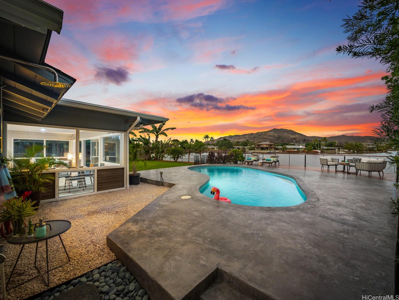 1321 Kahili Street , Kailua, Hi 96734 Enchanted Lake