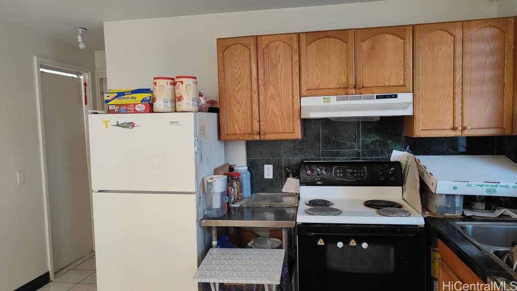 Kapalama Gardens condo # C323, Honolulu, Hawaii - photo 6 of 11