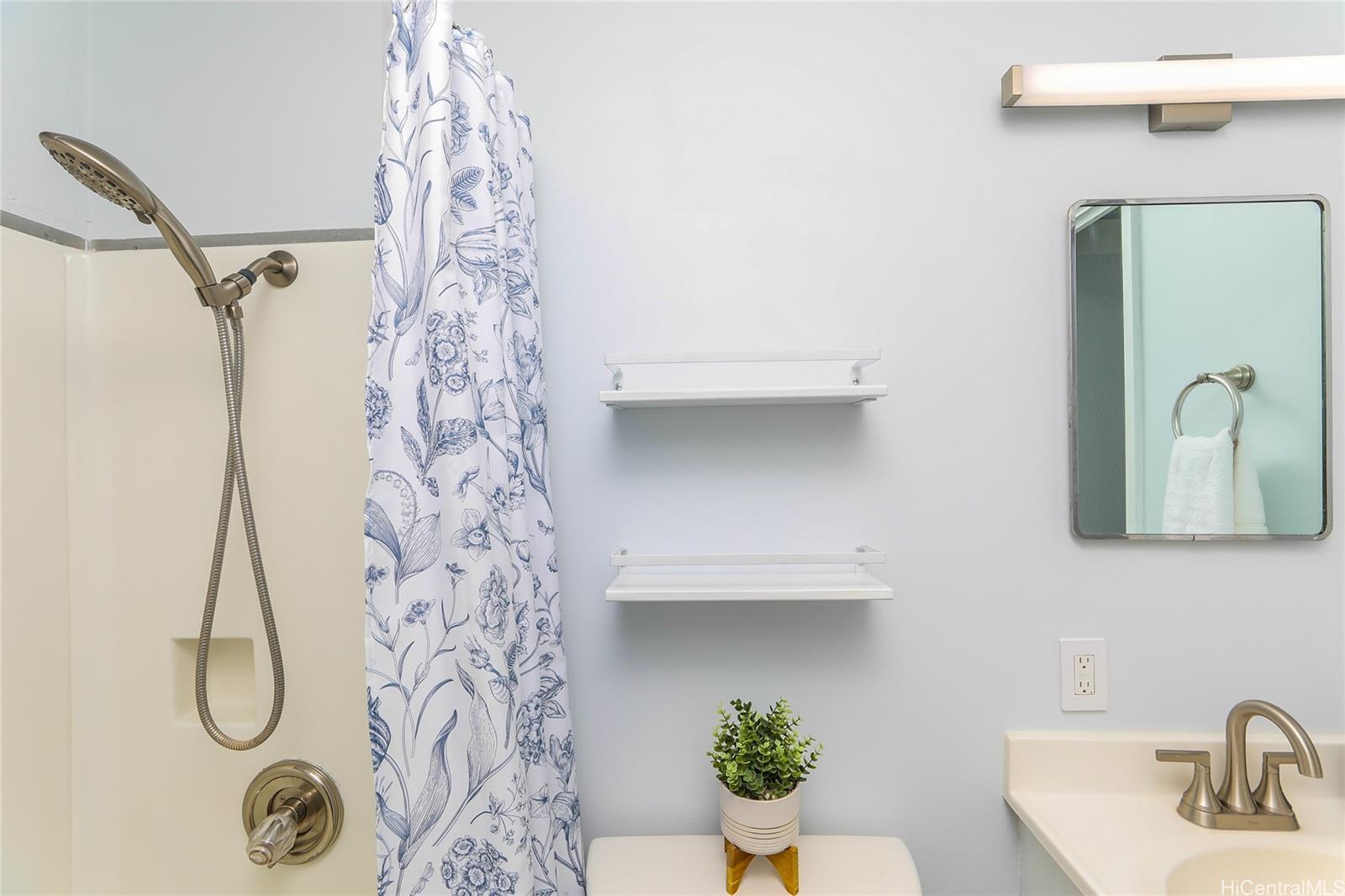 Kapalama Gardens condo # D206, Honolulu, Hawaii - photo 14 of 24