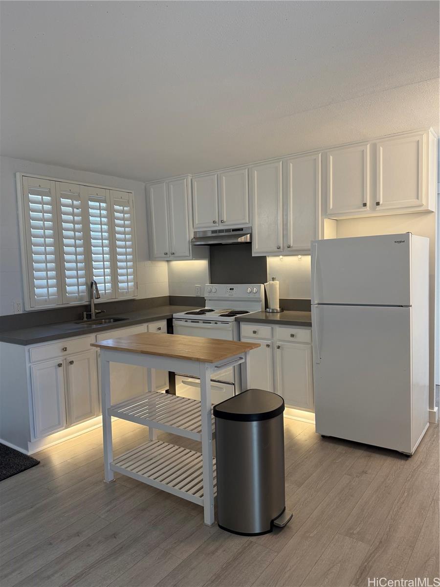 Kapalama Gardens condo # D206, Honolulu, Hawaii - photo 3 of 24