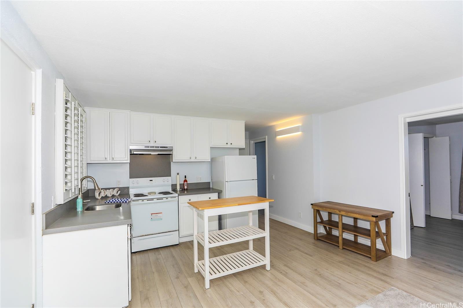 Kapalama Gardens condo # D206, Honolulu, Hawaii - photo 5 of 24