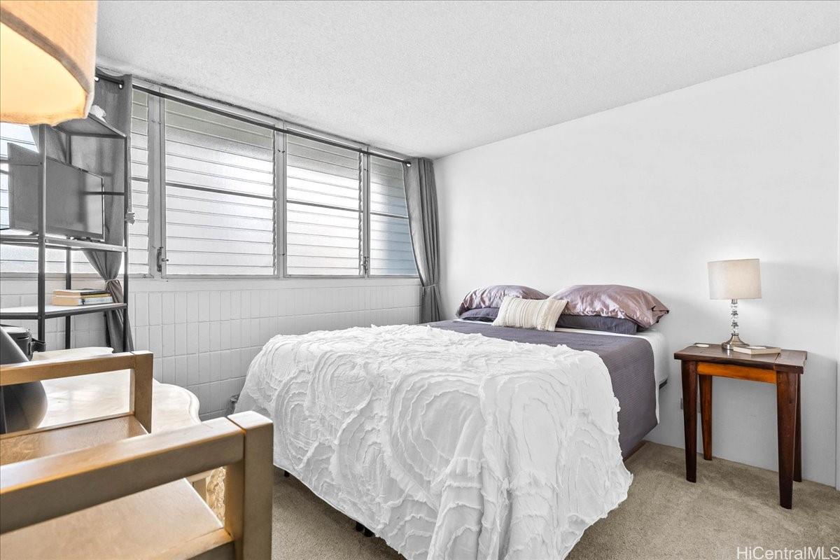 Wilder Tower condo # 5, Honolulu, Hawaii - photo 16 of 25