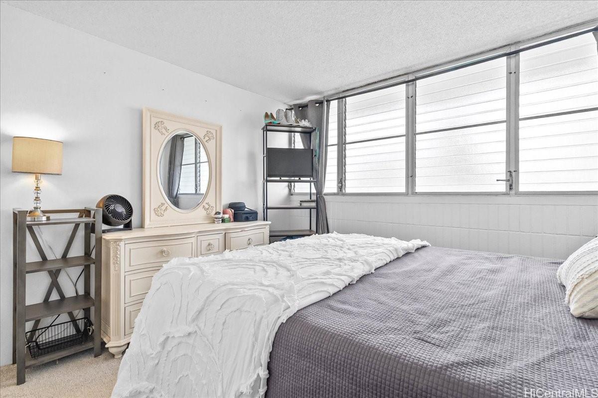 Wilder Tower condo # 5 Makai, Honolulu, Hawaii - photo 18 of 22