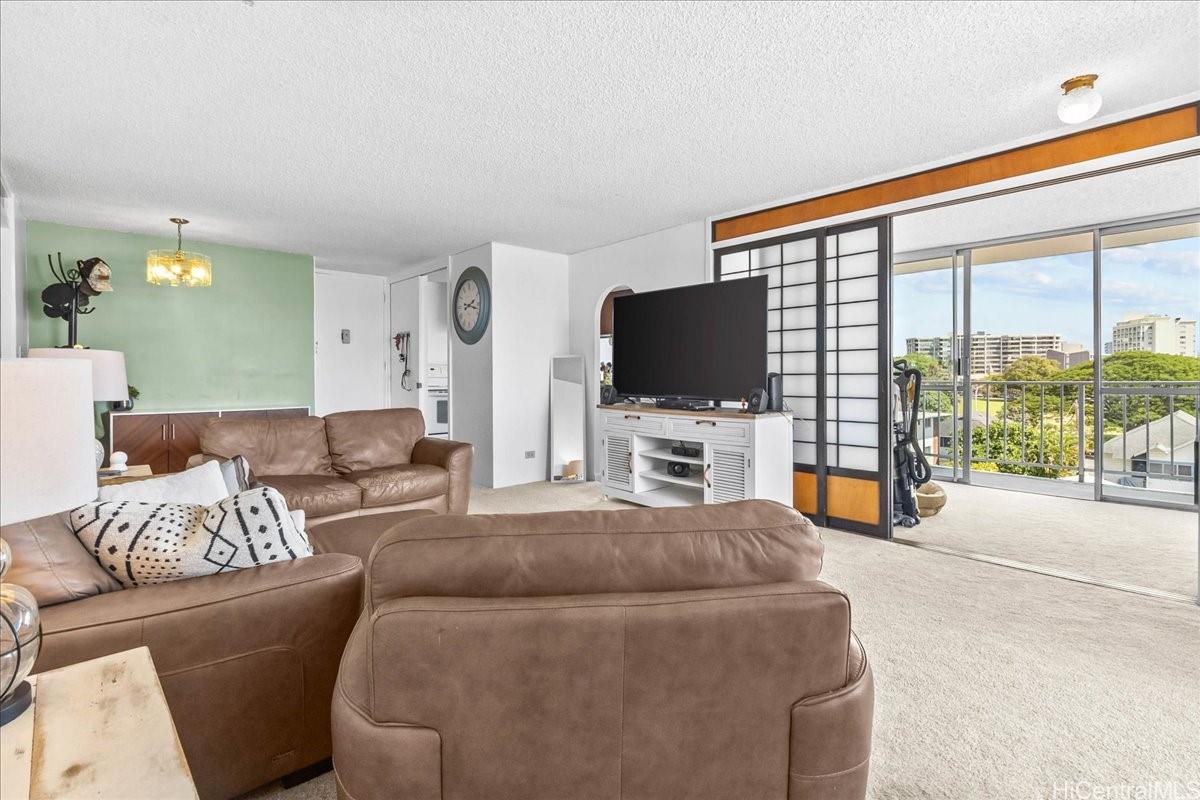 Wilder Tower condo # 5 Makai, Honolulu, Hawaii - photo 7 of 22