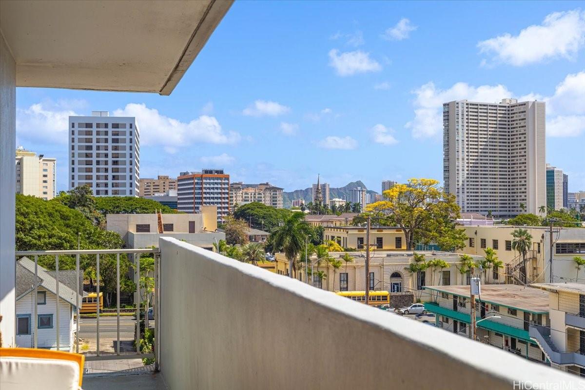 Wilder Tower condo # 5 Makai, Honolulu, Hawaii - photo 12 of 21