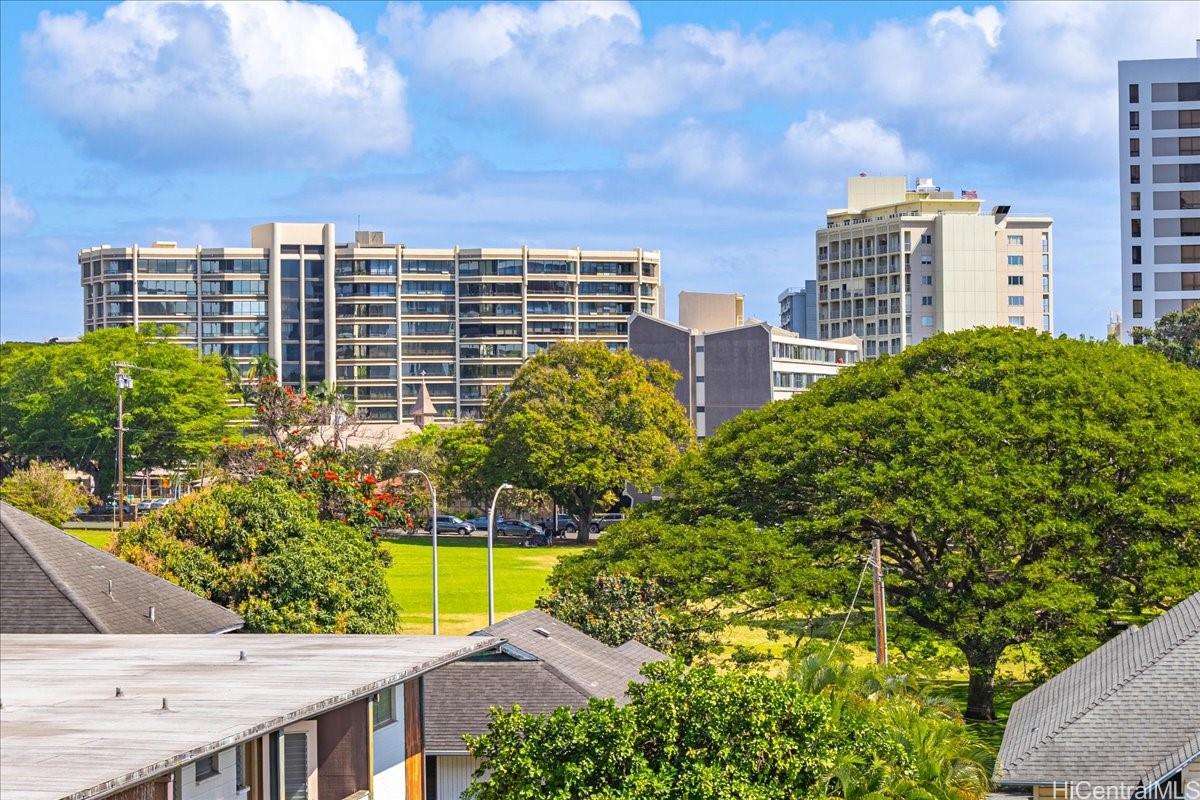 Wilder Tower condo # 5 Makai, Honolulu, Hawaii - photo 15 of 21