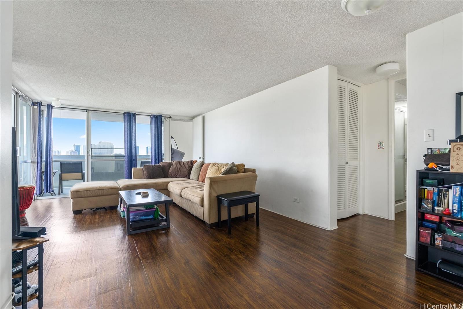 Wilder Tower Makai 16, 1325 Wilder Ave, Honolulu Makiki Area condo