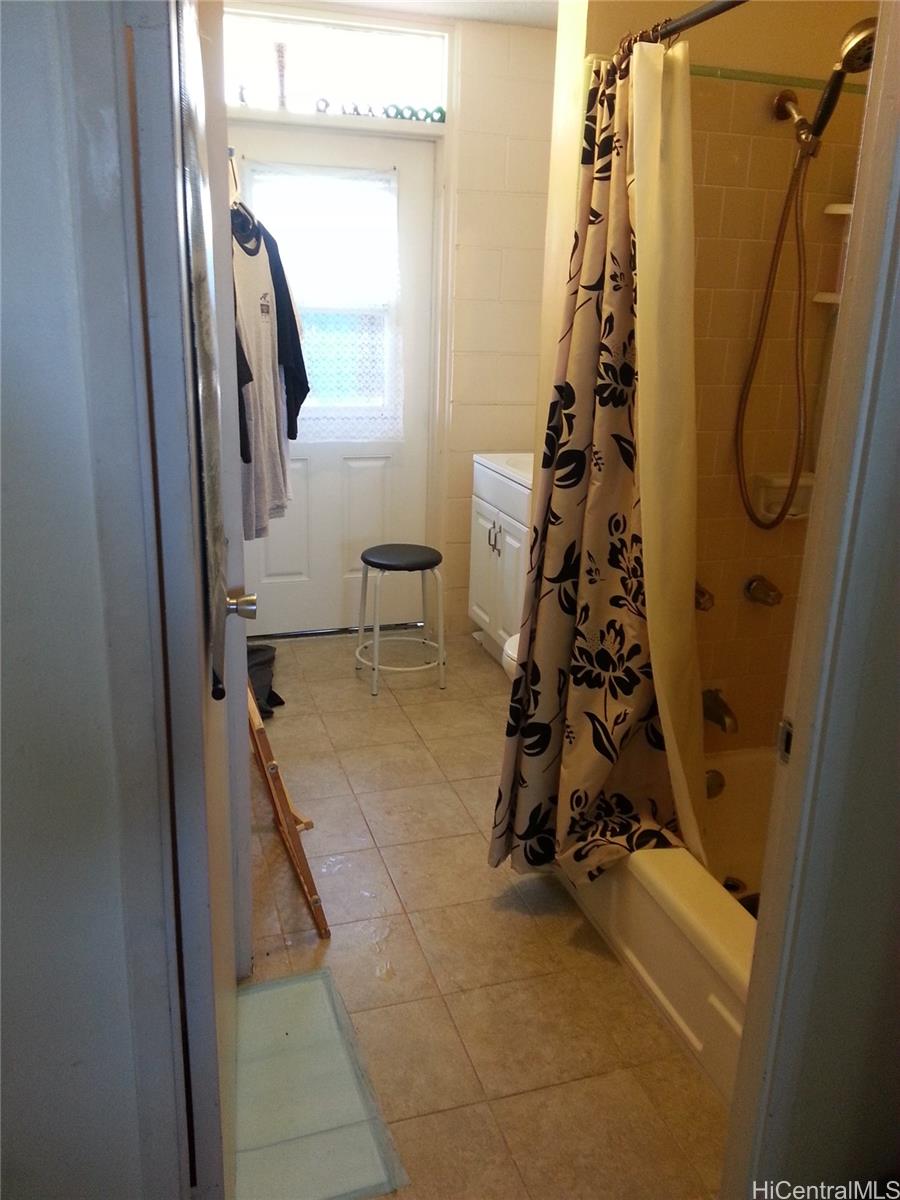 1329 Kaihee St Honolulu - Rental - photo 7 of 8