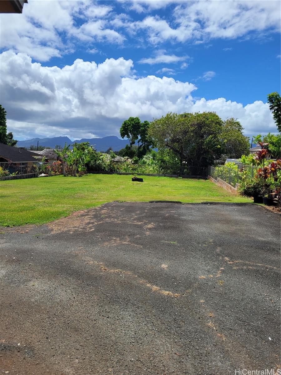 133 Makaweo Ave Wahiawa - Rental - photo 3 of 16