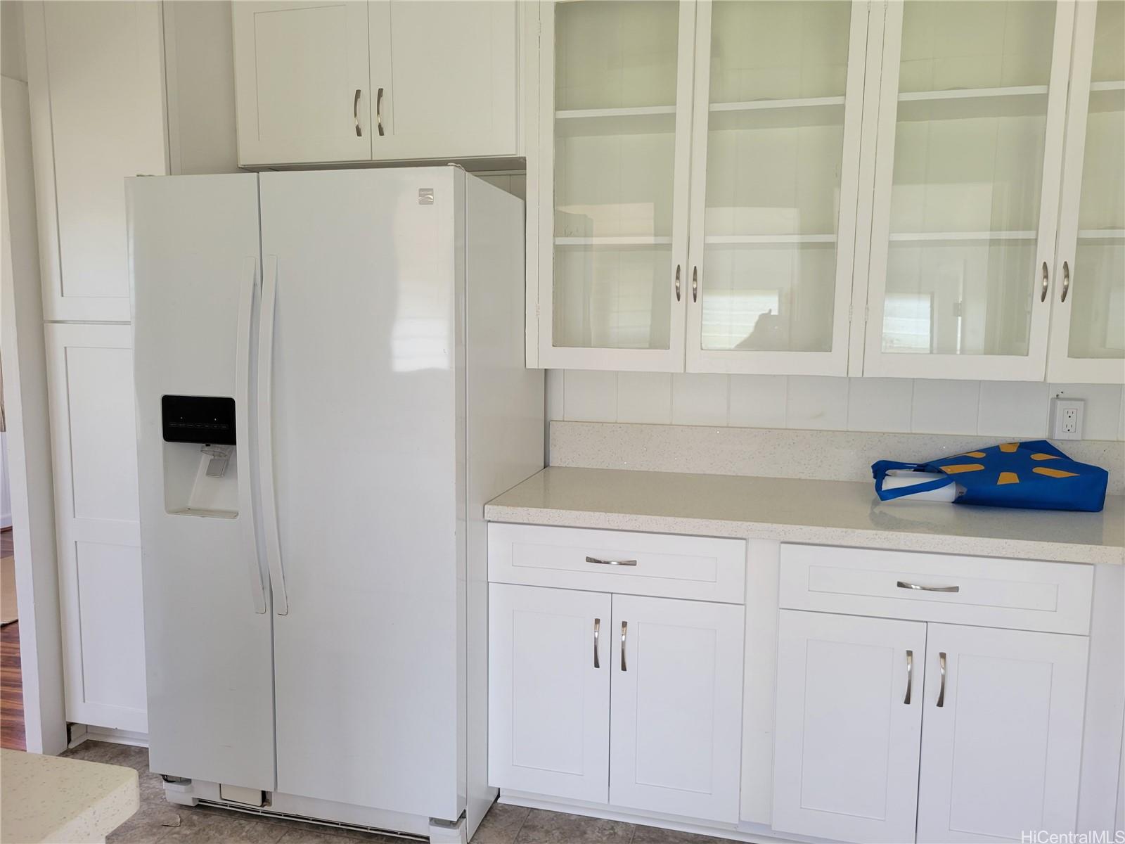 133 Makaweo Ave Wahiawa - Rental - photo 5 of 16