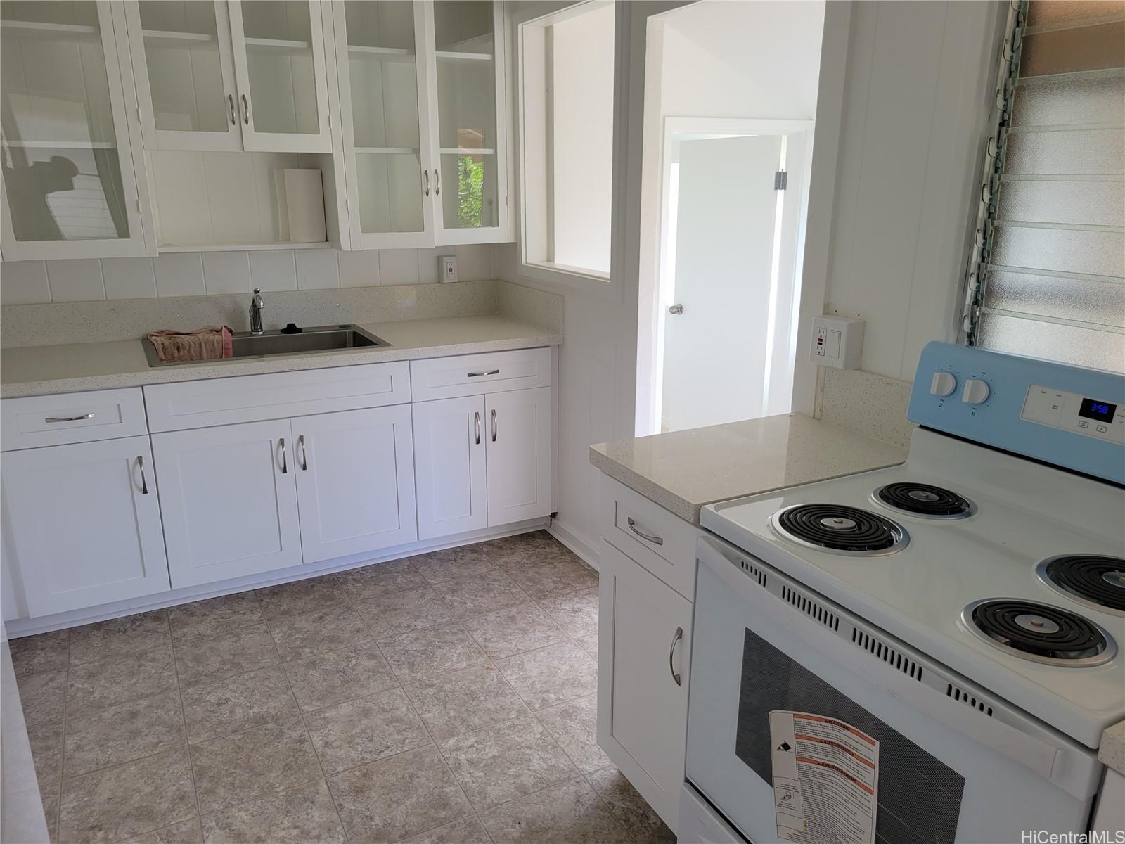 133 Makaweo Ave Wahiawa - Rental - photo 7 of 16