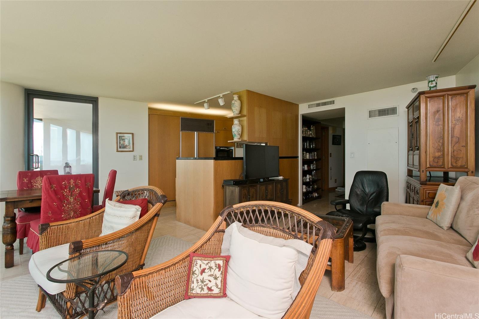 Nauru Tower condo # 1003, Honolulu, Hawaii - photo 4 of 17