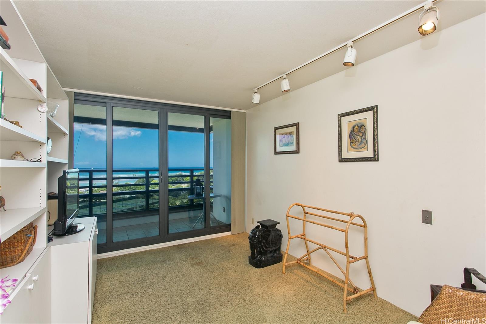 Nauru Tower condo # 1003, Honolulu, Hawaii - photo 6 of 17