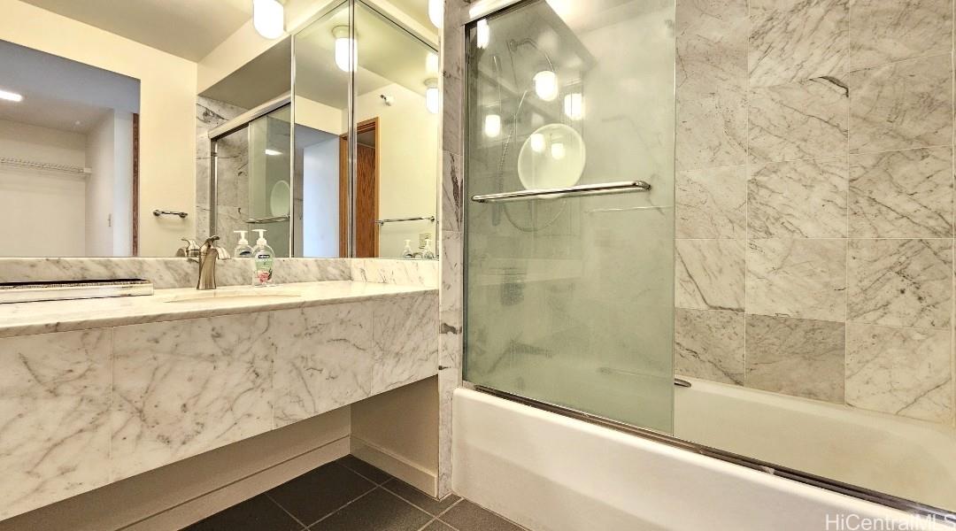 Nauru Tower condo # 1405, Honolulu, Hawaii - photo 16 of 22