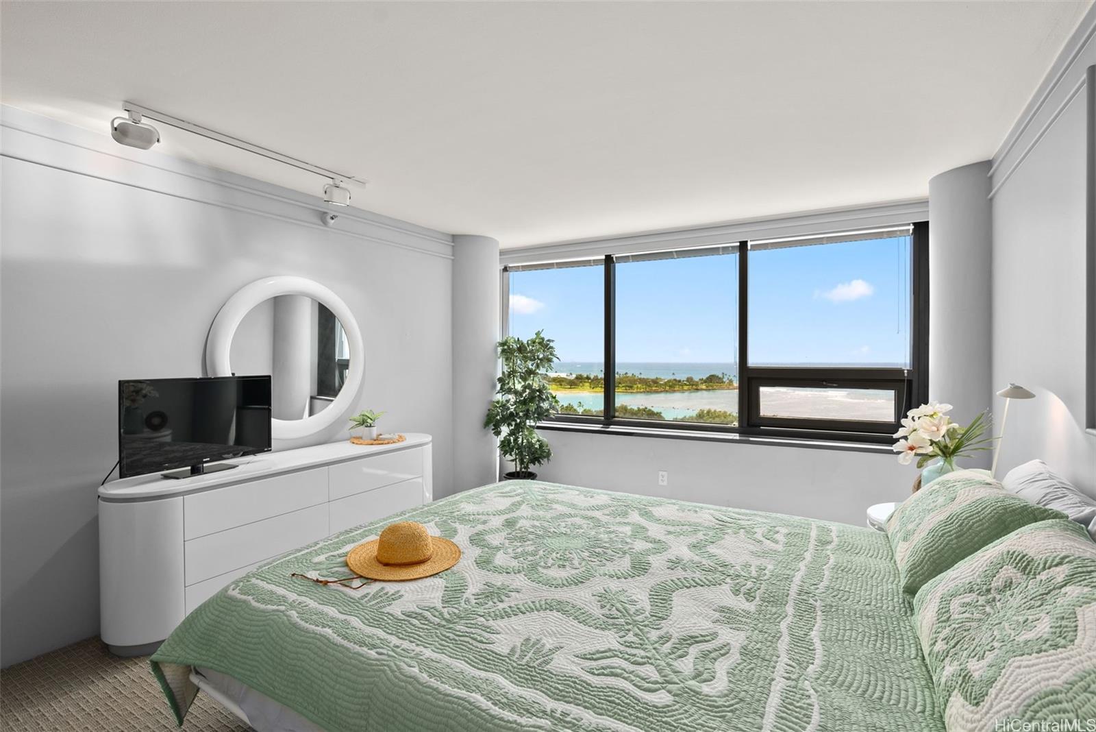 Nauru Tower condo # 1505, Honolulu, Hawaii - photo 12 of 25