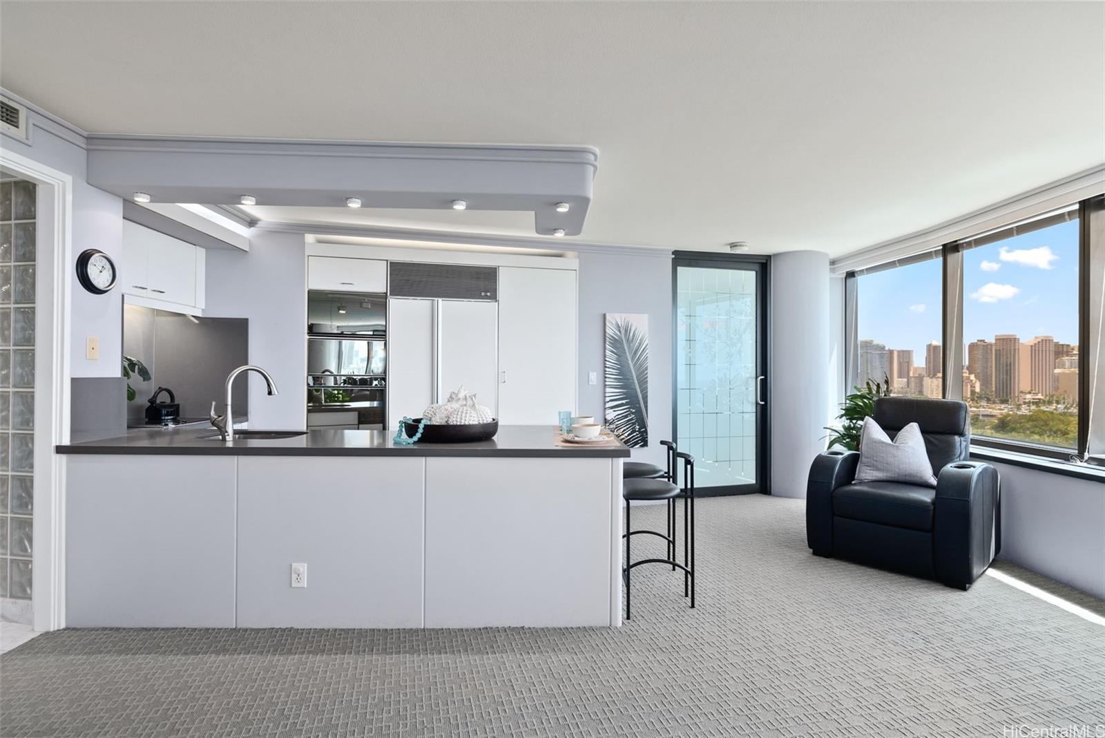 Nauru Tower condo # 1505, Honolulu, Hawaii - photo 5 of 25