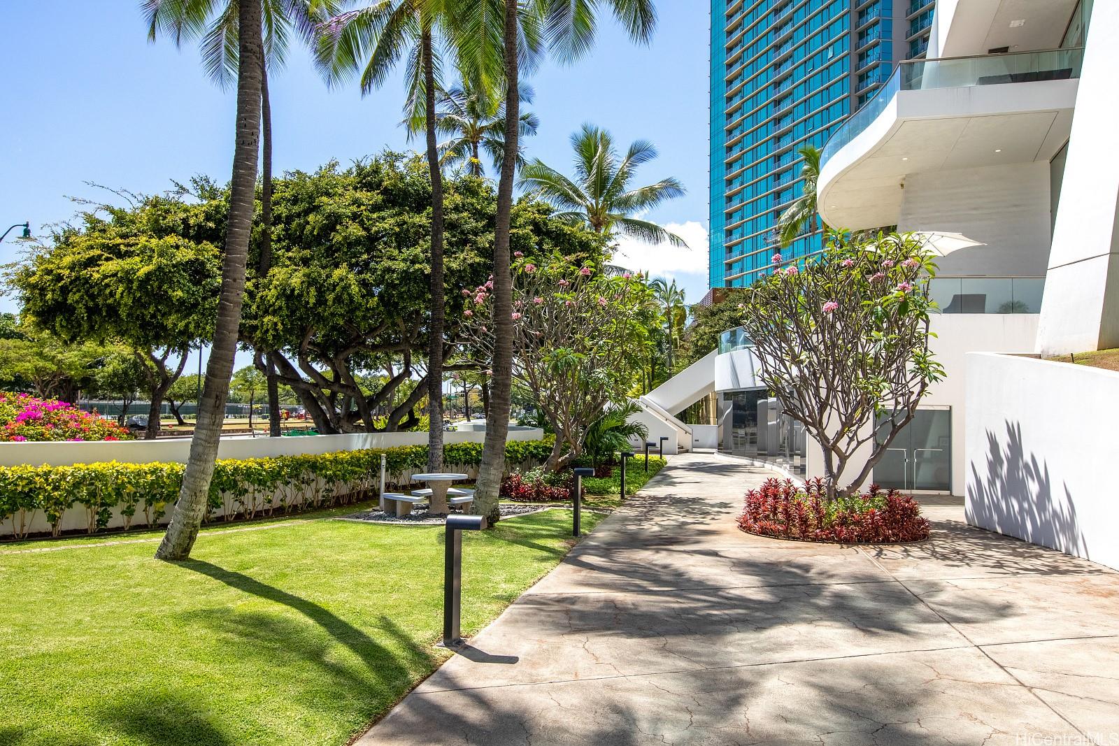 Nauru Tower condo # 2004, Honolulu, Hawaii - photo 19 of 25