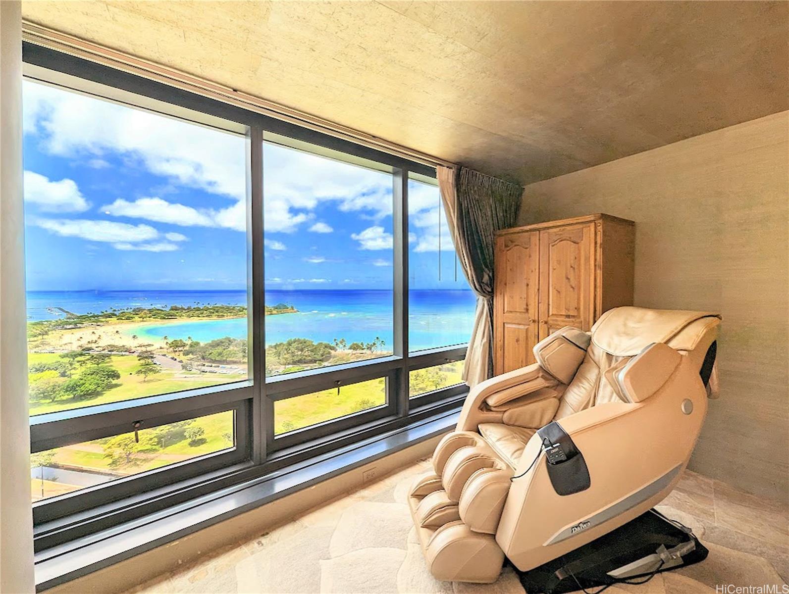 Nauru Tower condo # 2006, Honolulu, Hawaii - photo 5 of 25