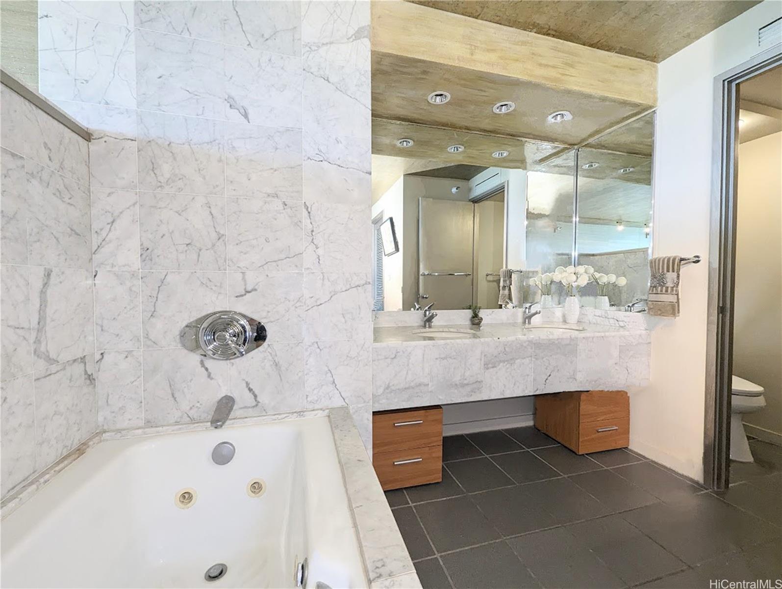 Nauru Tower condo # 2006, Honolulu, Hawaii - photo 7 of 25