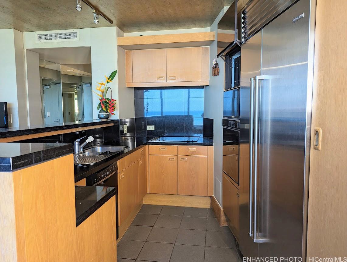 Nauru Tower condo # 2006, Honolulu, Hawaii - photo 4 of 25