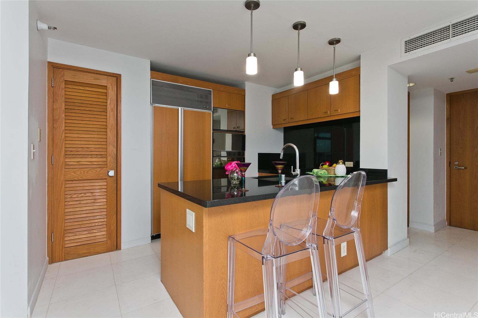 Nauru Tower condo # 2102, Honolulu, Hawaii - photo 5 of 13