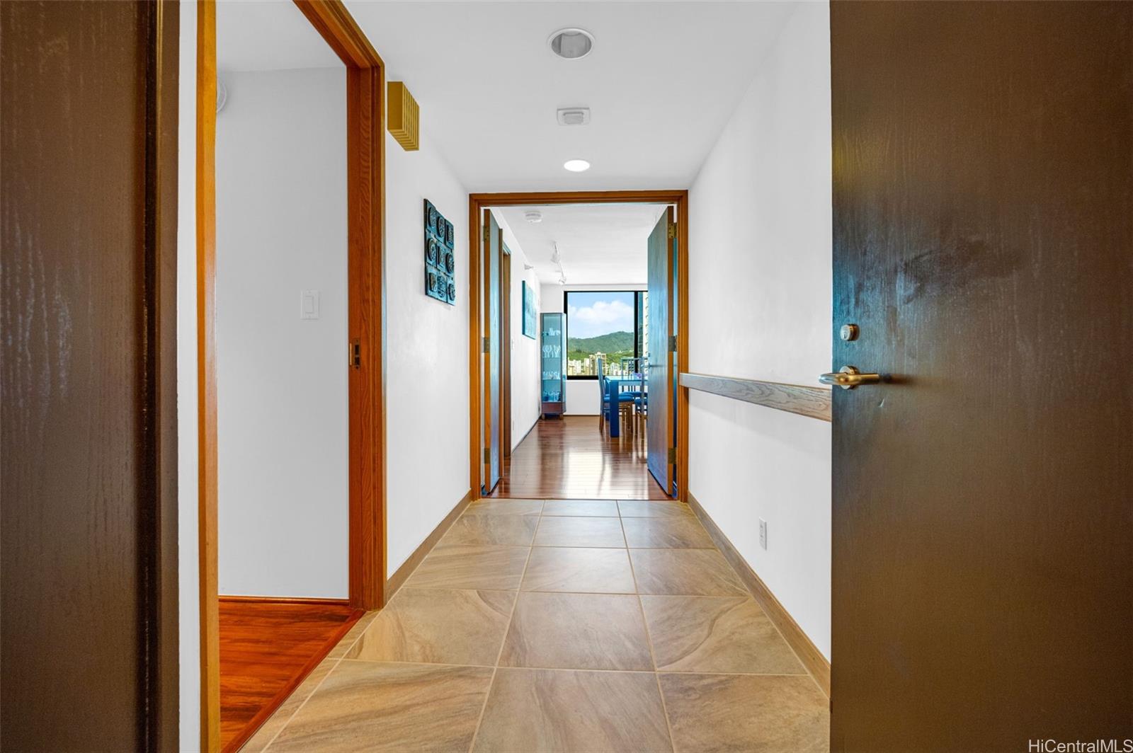 Nauru Tower condo # 2808, Honolulu, Hawaii - photo 14 of 19