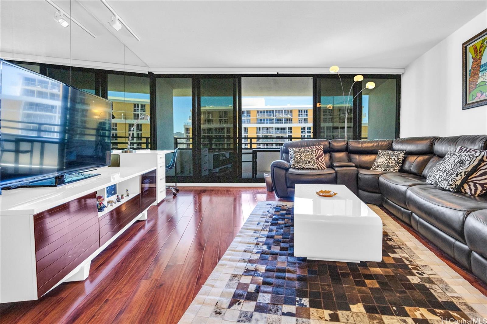 Nauru Tower condo # 2808, Honolulu, Hawaii - photo 3 of 19
