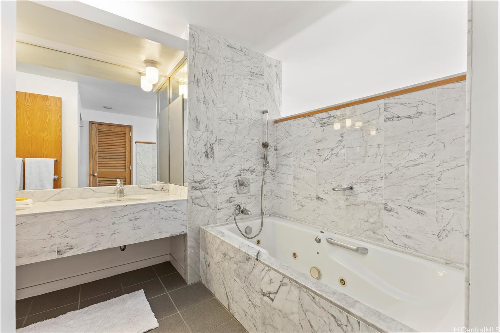 1330 Ala Moana Blvd Honolulu - Rental - photo 18 of 25